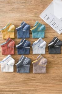 Sosete barbati, set 10 perechi, model clasic pana la glezna, detaliu de contrast atat la glezna cat si la varf, tematica easy step, marimea 39 – 44, multicolor - Img 3