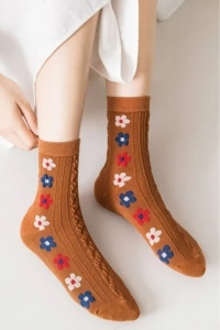 Sosete dama, model fashion si versatil cu flori, tematica I love spring, marime 38 – 42, maro - Img 2