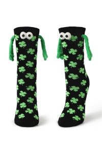 Sosete haioase, model vesel accesorizat cu manute cu magnet si ochisori, imprimeu norocos trifoi cu patru foi, tematica let's be friends, unisex, marime 36-42, negre cu verde
