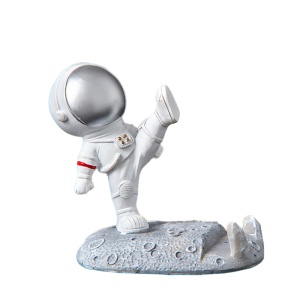 Suport creativ pentru telefonul mobil, pentru birou, model astronaut, tematica kung-fu martial artist in space, argintiu