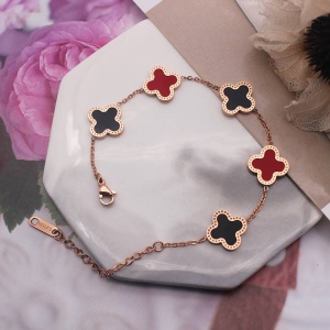 Bratara dama, model norocos, M2, trifoi cu 4 foi, bronz, reglabila, cu accesorii negre si rosii - Img 2