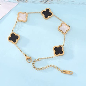 Bratara dama, model norocos, trifoi cu 4 foi, aurie, reglabila, cu accesorii negre si albe - Img 4