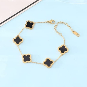 Bratara dama, model norocos, trifoi cu 4 foi, aurie, reglabila, cu accesorii negre - Img 2
