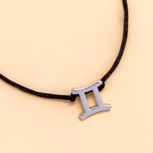 Bratara semn zodiac gemeni argintiu, creata manual, neagra, unisex - Img 4