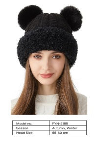 Caciula dama, model vesel calduros cu pom pom, tematica cozy winter, marime universala, neagra - Img 4
