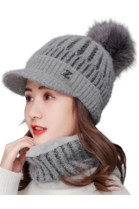 Caciula dama, set doua piese, model cu cozoroc si pom pom, fular calduros asortat, tematica casual style, marime universala, gri