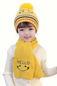 Caciula pentru copii, set doua piese, model hello cu pompom, fular asortat, tematica smiley face, 3 - 9 ani, galbena