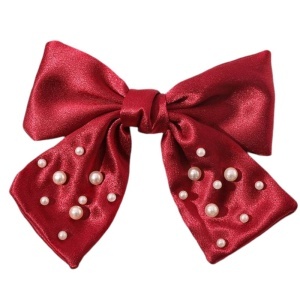 Clama de par, accesorizata cu funda satinata, model elegant cu margelute, tematica fancy lady, rosie