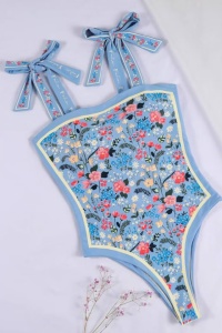 Costum de baie dama, o piesa, model floral delicat, prindere cu bretele late pe umeri albastru - Img 3