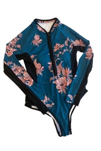 Costum de baie intreg, maneca lunga, inchidere cu fermoar, slip brazilian, verde, imprimeu floral roz RO