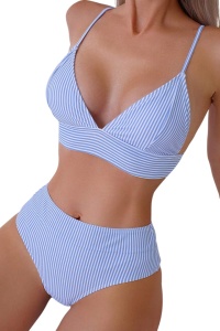 Costum de baie, set 2 piese, model atragator, sutien tip bustiera, cupe triunghiulare si chilot talie inalta decupaj clasic, tematica feeling confident alb cu albastru