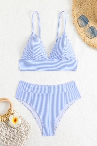 Costum de baie, set 2 piese, model atragator, sutien tip bustiera, cupe triunghiulare si chilot talie inalta decupaj clasic, tematica feeling confident alb cu albastru - Img 4