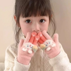 Manusi copii, model cu manseta elastica si iepuras, accesorizate cu o capsunica, tematica little bunny, unisex, marime 3 – 8 ani, roz - Img 2