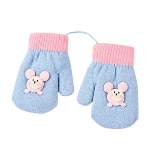 Manusi copii, model dragut cu un singur degetel si snur, manseta elastica, accesorizate cu figurine vesele, tematica happy winter, unisex, marime 3 – 8 ani, albastru deschis