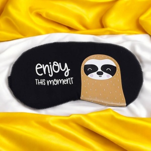 Masca de dormit, model cu animalute cute, rezerva cu gel, prindere elastica, tematica enjoy the moment, unisex, neagra - Img 2