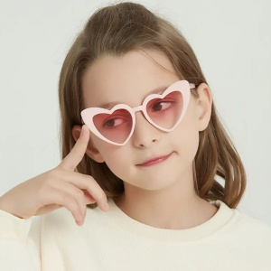 Ochelari de soare pentru copii, model pentru fetite inimioara cute, marime universala, roz - Img 2