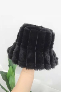 Palarie dama, model reglabil la interior, tematica cozy winter, marime universala, neagra - Img 3