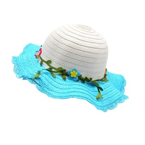 Palarie de soare, copii, model cute de vara pentru fetite, accesorizat cu floricele si frunzulite, prindere sub barbie, margine ondulata, tematica I love flowers, marime universala, albastru deschis