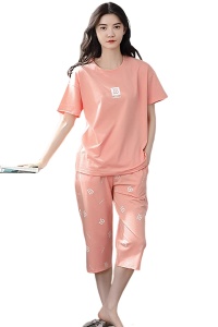 Pijama dama, set doua piese, bluza maneca scurta si pantaloni trei sferturi, model minimalist, simplu delicat, tematica be cozy, peach