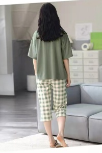 Pijama dama, set doua piese, bluza maneca scurta si pantaloni trei sferturi, model vesel cu floricica chic, tematica I love flowers, verde - Img 2