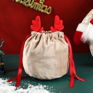 Saculet pentru cadou, model surpriza de Craciun, moale si catifelat, accesorizat cu urechiuse de ren, strangere reglabila cu snur, tematica magia sarbatorilor de iarna, rosu - Img 2
