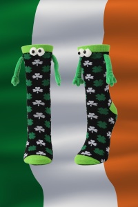 Sosete haioase, model vesel accesorizat cu manute cu magnet si ochisori, imprimeu norocos trifoi cu patru foi, tematica let's be friends, unisex, marime 36-42, multicolore - Img 3