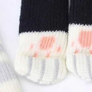 Sosete pentru mobila, protectie pentru picioarele scaunelor, model tip husa anti zgariere cu labute de pisica, tematica cozy home, marime universala, negre - Img 3