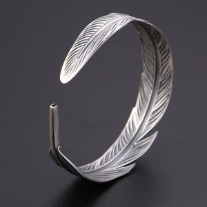 Bratara vintage, model pana delicata, tematica strong feather, unisex, argintie, - Img 4