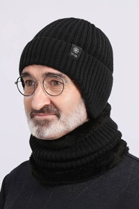 Caciula barbati, calduroasa, model cu acoperitori pentru urechi, tematica confort si siguranta, marime universala, neagra