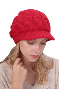 Caciula dama, circumferinta elastica, model cu cozoroc curbat pentru protectie vant si ninsoare, tematica elegant style, marime universala, rosie