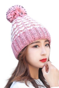 Caciula dama, model calduros cu pom pom si inimioare, tematica I love winter, marime universala, roz