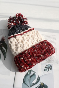 Caciula dama, model calduros cu pom pom, tematica happy winter, marime universala, rosie - Img 4