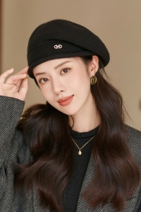 Caciula dama, model chic versatil, tematica elegant style, marime universala, neagra - Img 2