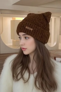 Caciula dama, model street style cu urechiuse de ursulet, calduroasa, tematica fancy winter, marime universala, maro - Img 3