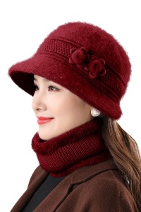 Caciula dama, set doua piese, model sofisticat cu fular tip guler asortat, tematica timeless elegance, marime universala, rosu