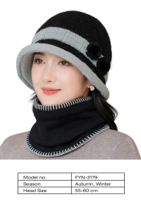 Caciula dama, tip palarie, set doua piese, model elegant cu guler tip fular, accesorizat cu floricele delicate, tematica elegant style, marime universala, negru - Img 4