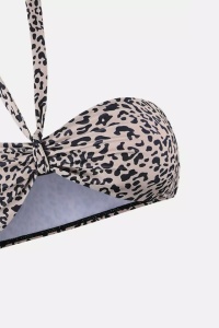 Costum de baie dama, 3 piese, animal print, leopard, maro, slip brazilian, sutien reglabil prindere in V la gat si esarfa tip fusta - Img 4