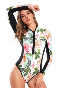 Costum de baie intreg, maneca lunga, inchidere cu fermoar, slip brazilian, imprimeu alb cu roz RO - Img 4