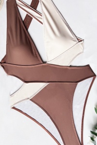 Costum de baie, o piesa, model duo incitant, decolteu generos si chilot decupaj clasic croi ingust, tematica elegant summer maro cu bej - Img 3