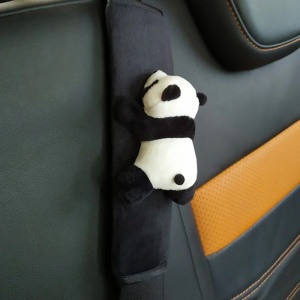 Husa de protectie pentru centura de siguranta auto, pentru copii, model lumea animalelor, din material textil, prindere cu scai velcro, ursulet panda somnoros, negru - Img 3