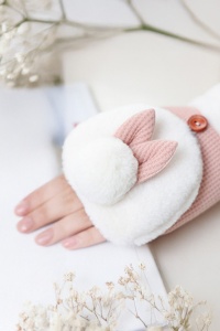 Manusi dama si adolescente, model cu degete dezgolite, capac prindere cu nasturel, accesorizate cu urechiuse si codita de iepuras, tematica winter bunny, marime universala, roz - Img 3