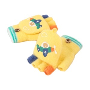 Manusi pentru copii, model cu degetele descoperite si capac decapotabil, prindere cu nasturel, accesorizate cu ursulet si avion, tematica born to fly, unisex, marime 3 – 5 ani, galbene