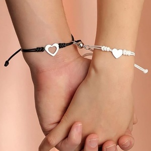 Set bratari cuplu tip sfoara, cu magnet, model potrivire perfecta, tematica forever together, reglabile, inimi pereche, unisex, argintiu - Img 2