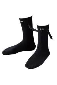 Soseste unisex, model haios accesorizat cu manute cu magnet, tematica let’s be friend, marime 38 – 42, negre
