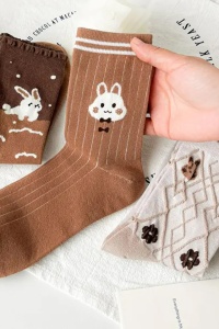 Sosete dama, model chic si delicat, cu imprimeu iepurasi, tematica I love rabbits, marime 38 – 42, maro deschis - Img 2