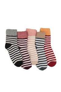 Sosete dama, set 5 perechi, model calduros si vesel cu dungi, tematica fashion winter, marime 38 – 42, multicolore