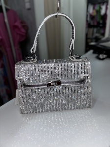 Geantă damă elegantă cu strasuri – clutch de seară cu mâner, stil glam