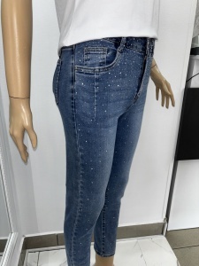 Pantaloni de blugi cu ștrasuri - Img 3