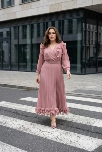 Rochie elegantă roz pudră cu pliuri fine - Img 2