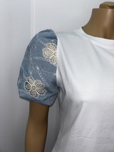 Tricou alb cu mâneci brodate - Img 1